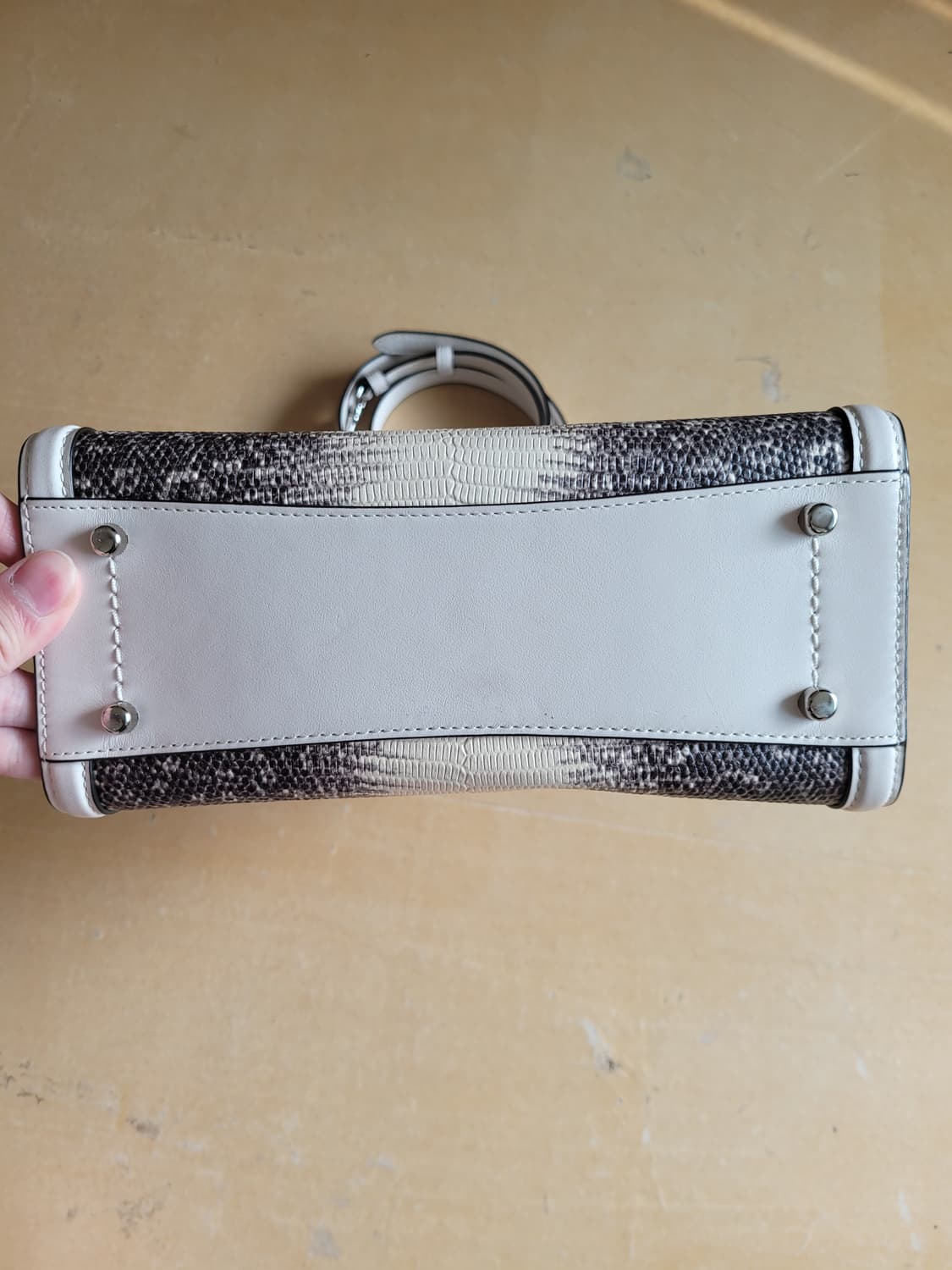 코치 조이 캐리올 리자드 레더 핸드백 Coach zoe carryall 상품이미지3