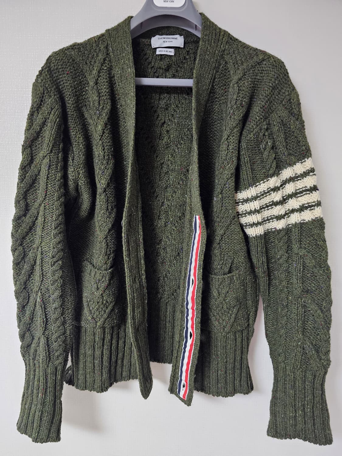 톰브라운 23fw 모헤어 사선완장 가디건(3/딥카키/정품) 상품이미지2