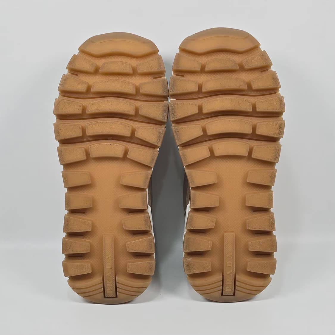 프라다 프락스 스웨이드 스니커즈 ( 230 ) 상품이미지7