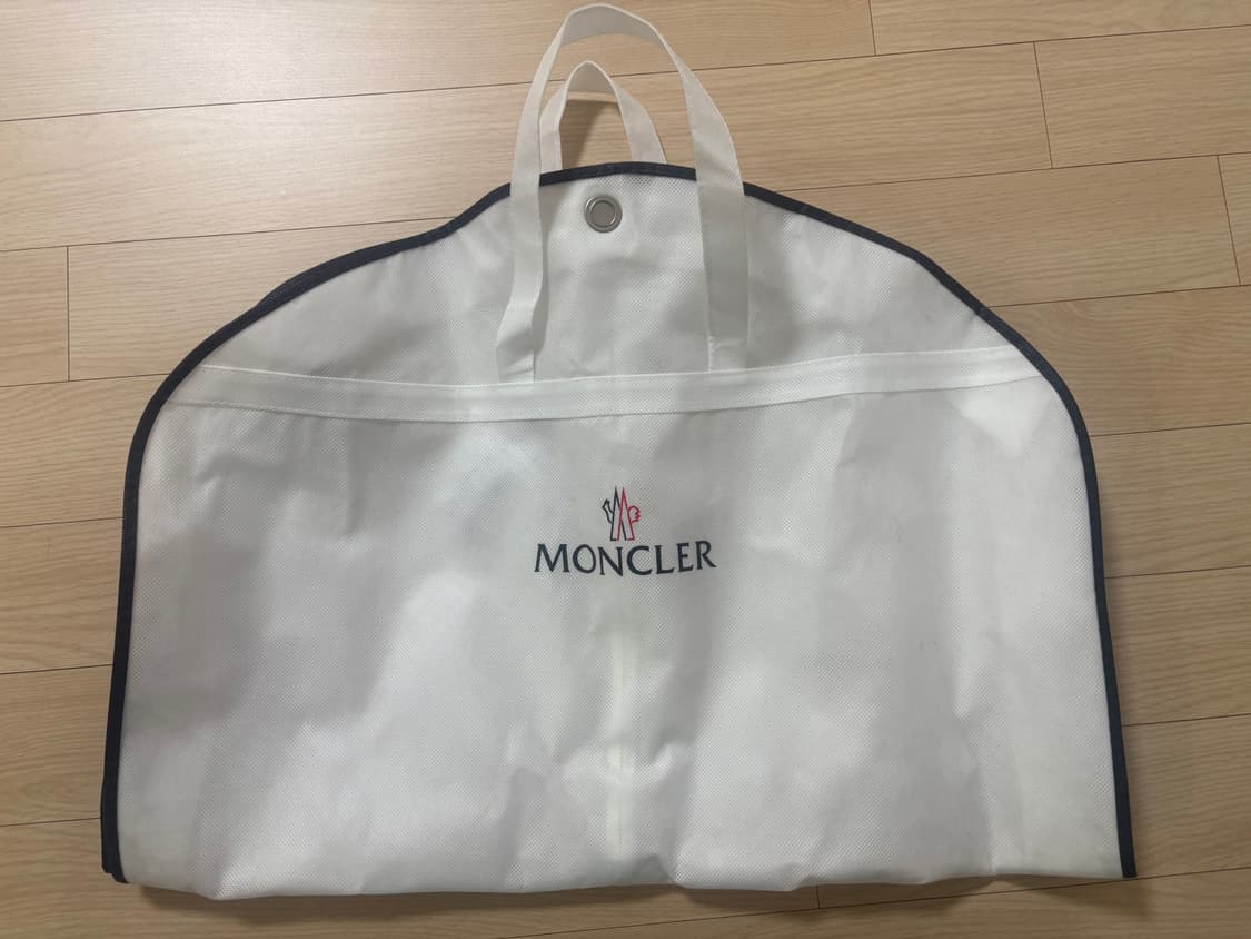 몽클레어 마르크 2사이즈 판매합니다. 상품이미지10