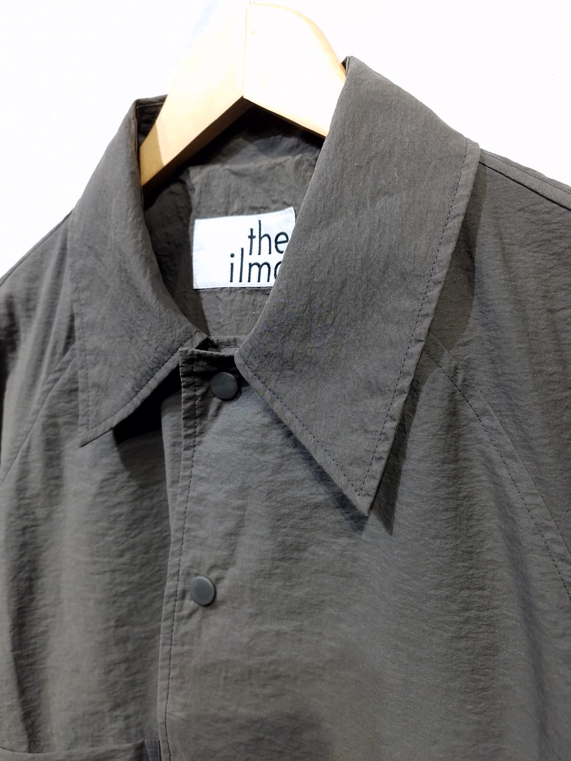 THE ILMA 더일마 투포켓 나일론 크롭 자켓 카키 상품이미지3