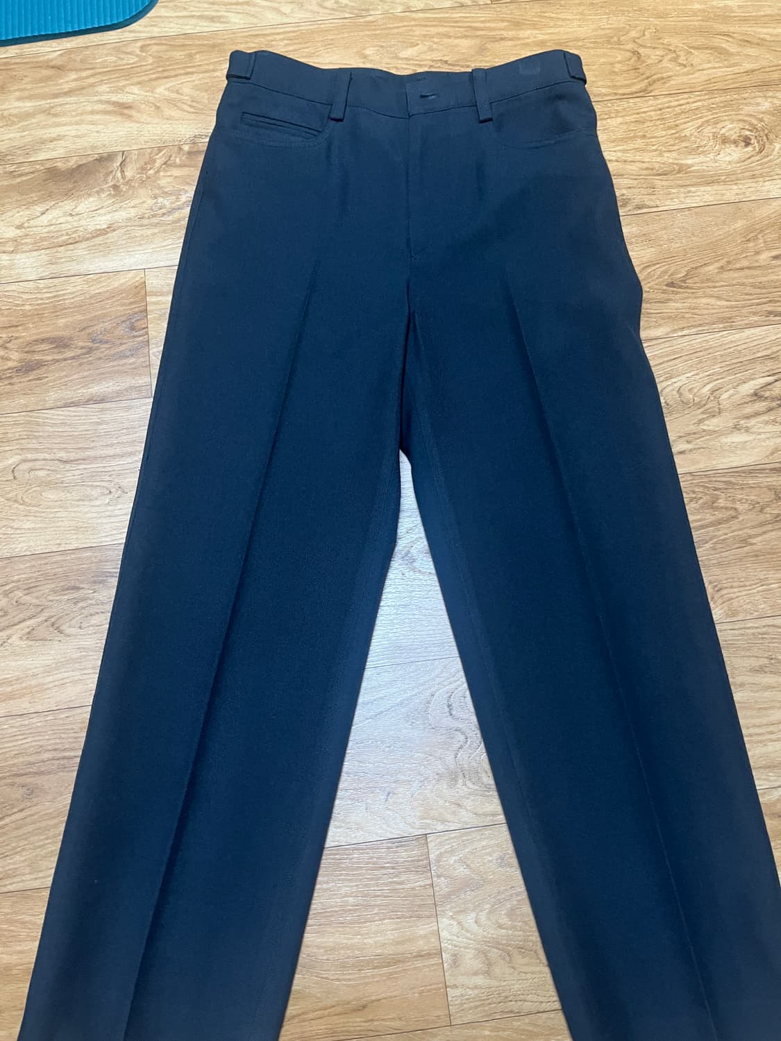 솔리드옴므 울슬랙스 새상품 팝니다. 상품이미지1