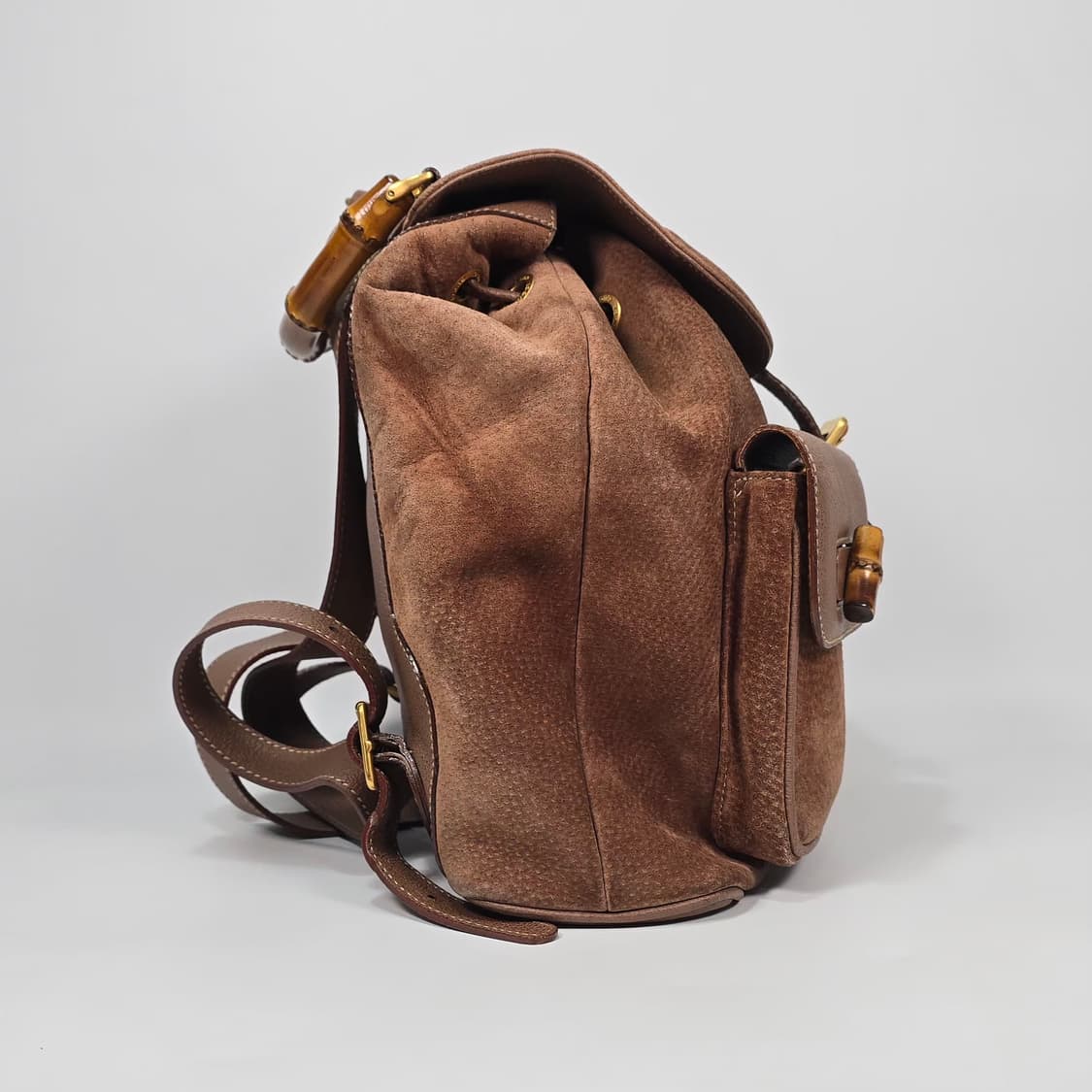 구찌 스웨이드 뱀부 투포켓 백팩 상품이미지4