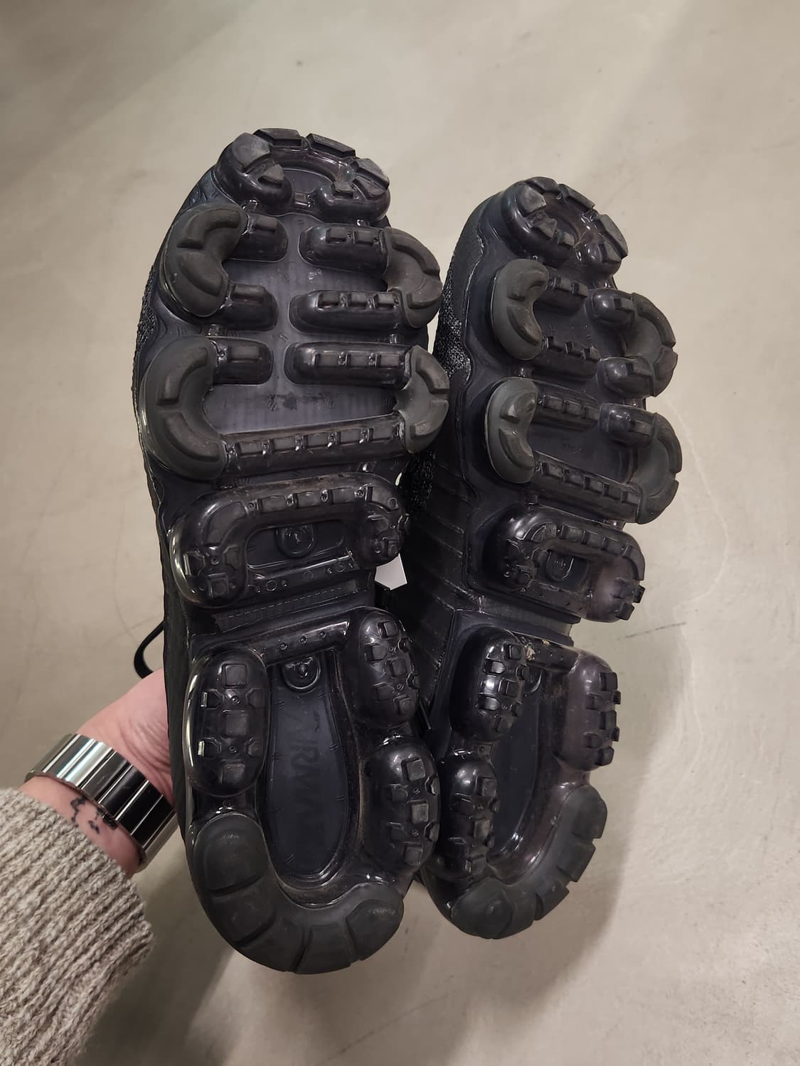 나이키 에어 베이퍼맥스 플라이니트2 트리플 블랙 상품이미지5