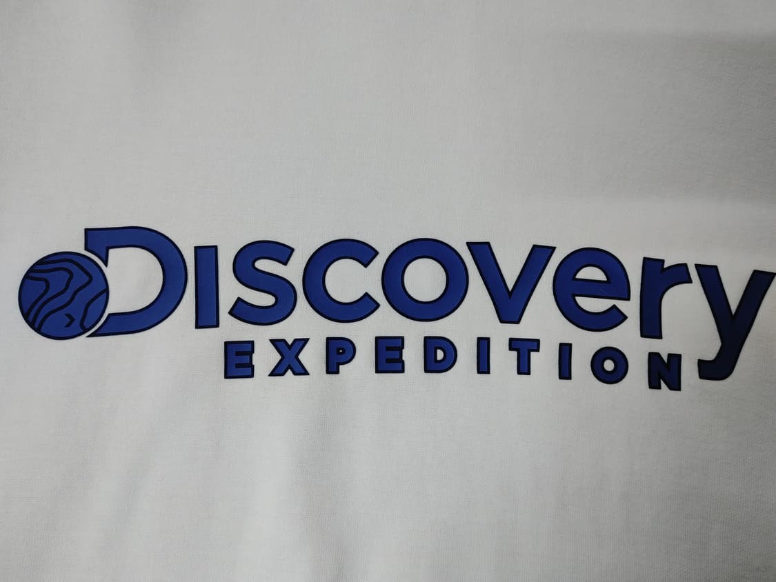 Discovery 디스커버리 화이트 실리콘로고 맨투맨 상품이미지3
