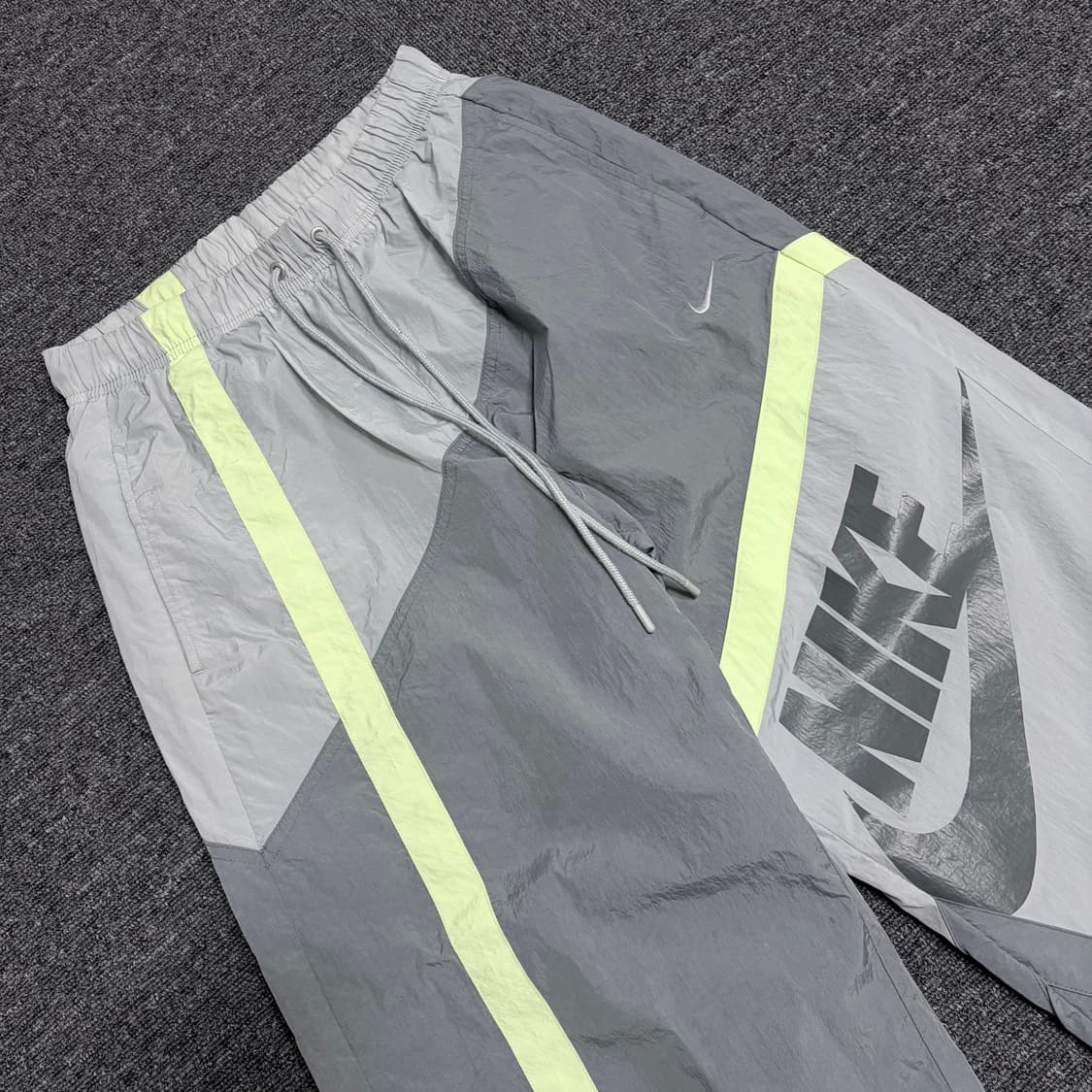 나이키 미드라이즈 루즈 오픈 햄 팬츠 상품이미지2