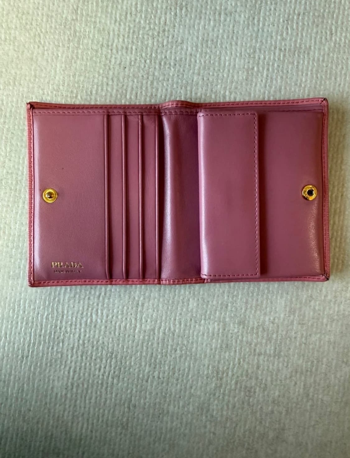 프라다 비텔로 무브 반지갑 핑크 (정품) 상품이미지3