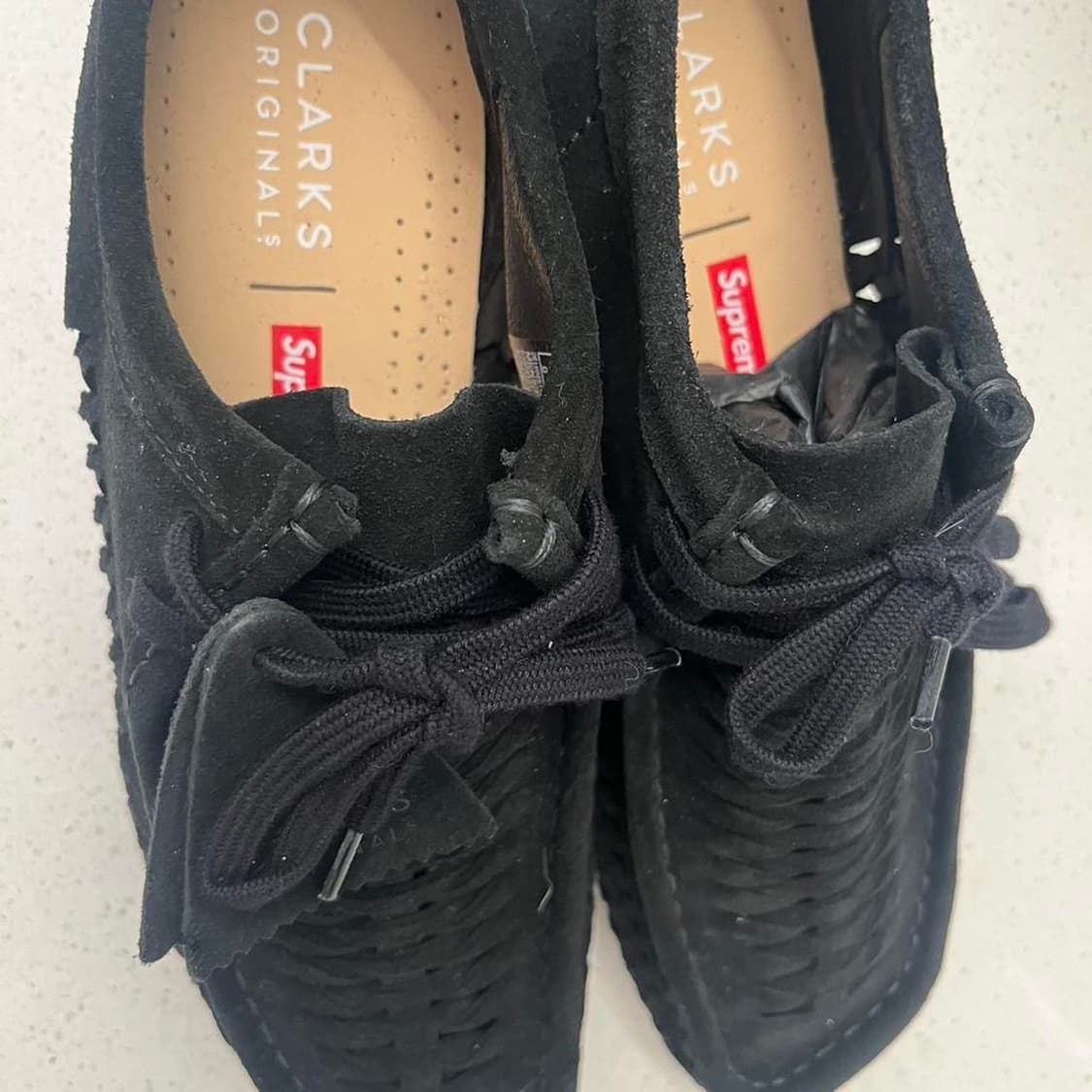 클락스 오리지널스 x 슈프림 우븐 왈라비 블랙 240 상품이미지4