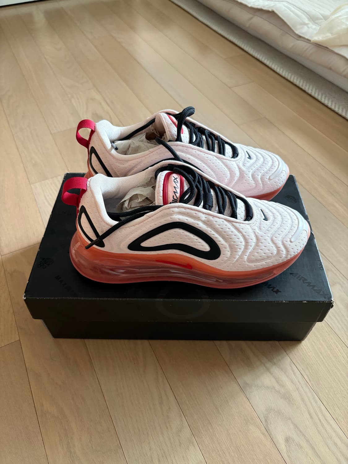 W NIKE AIR MAX 720 상품이미지3