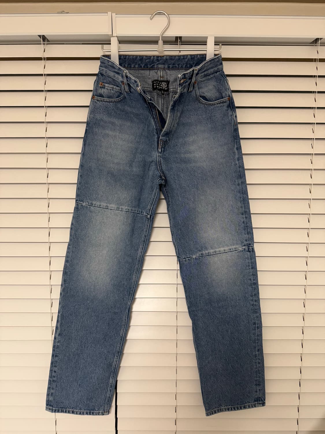 MM6 언밸런스 5 포켓 데님 팬츠 - 라이트 블루 상품이미지1