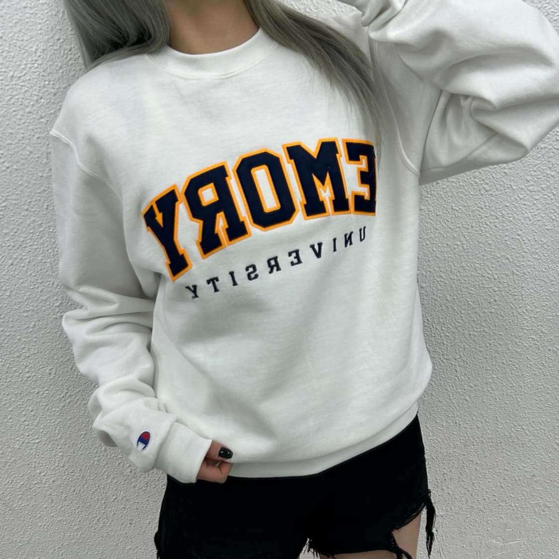 챔피온 센터로고 화이트 맨투맨 S 상품이미지1