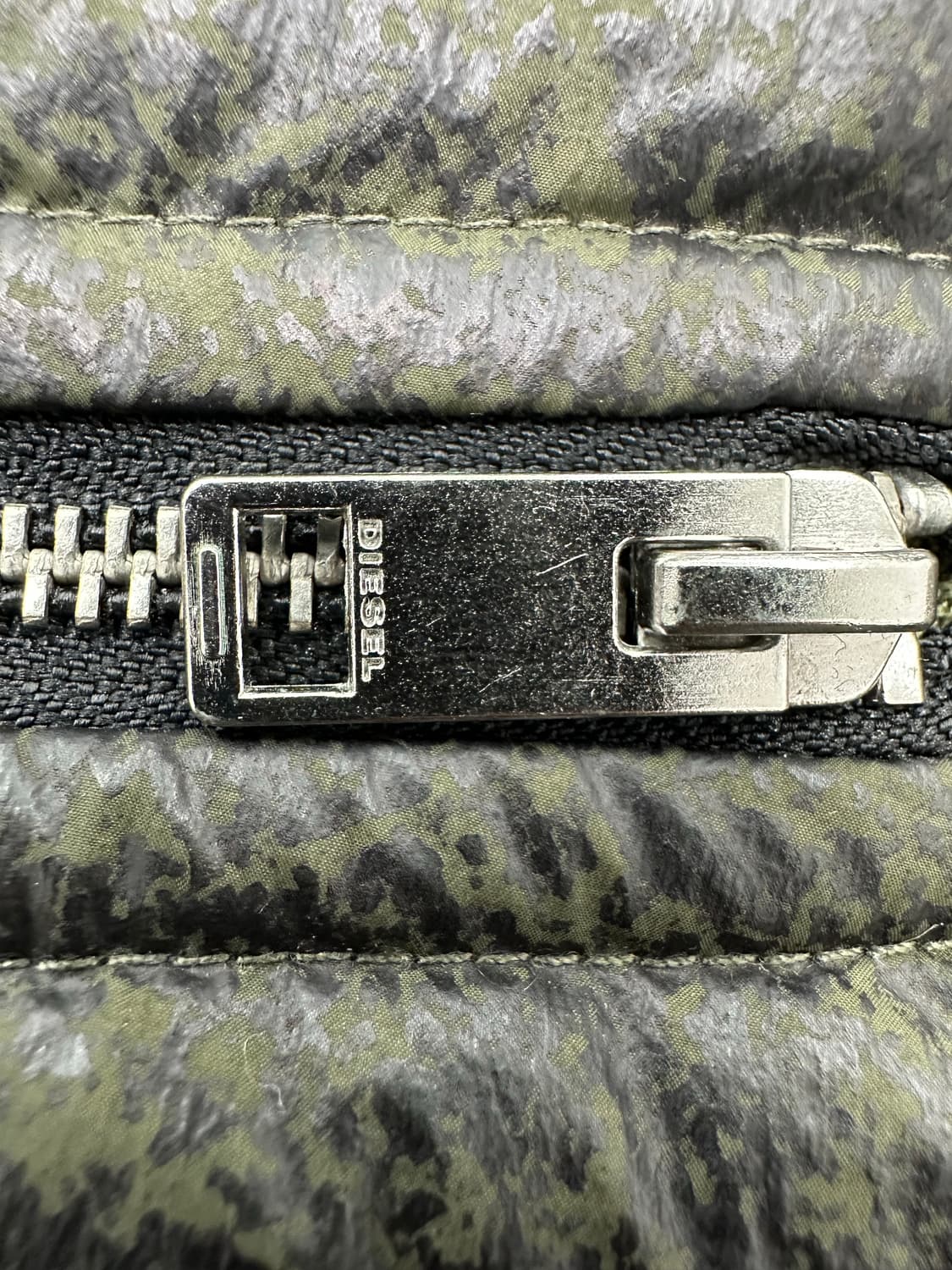 Diesel Down Jacket(Olive Marble Pattern) 상품이미지8