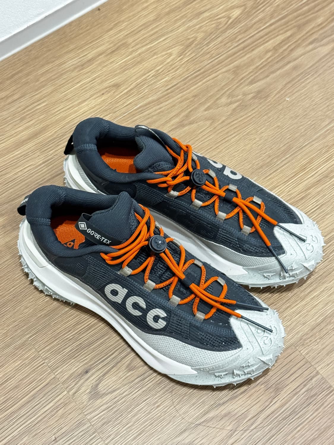 나이키 acg 마운틴 플라이 2 로우 고어텍스 상품이미지1