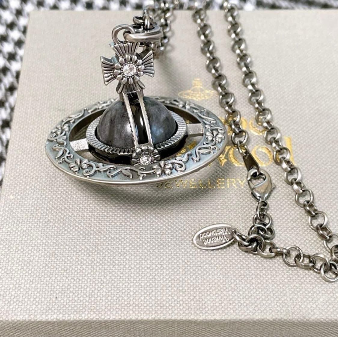 비비안 웨스트우드 아카이브 엔틱 황동 그레이 대리석 orb 팬던트 목걸이 상품이미지1