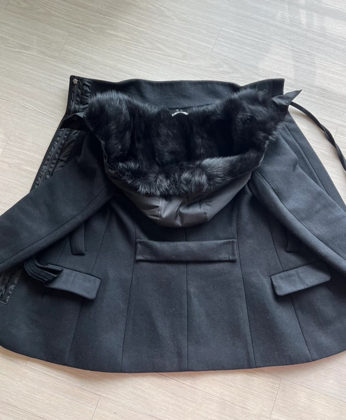 프라다 블랙 퍼 트리밍 울 코트 40 상품이미지3