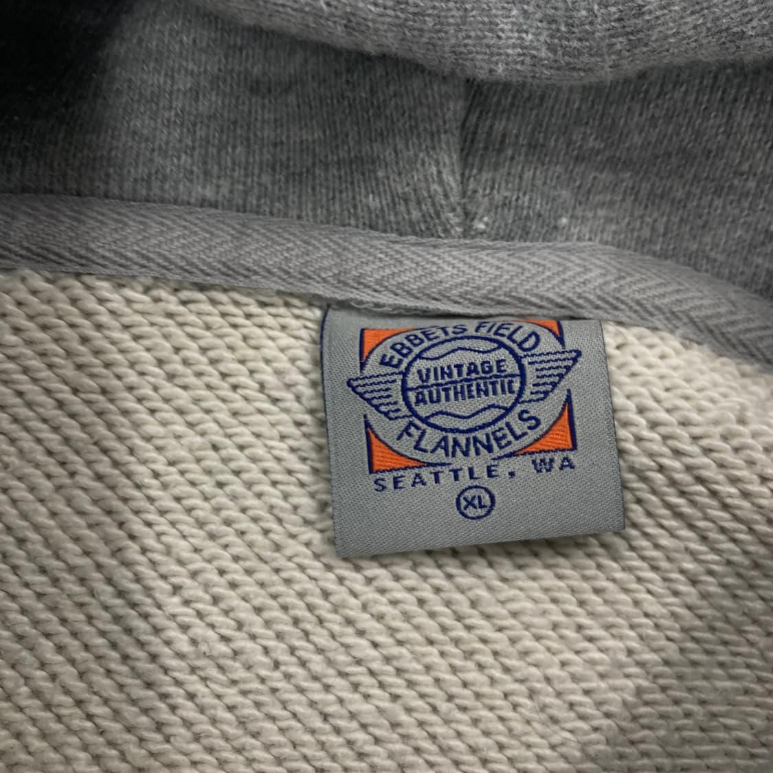 이벳필드 그레이 컬러 빅로고 후드티 상품이미지3