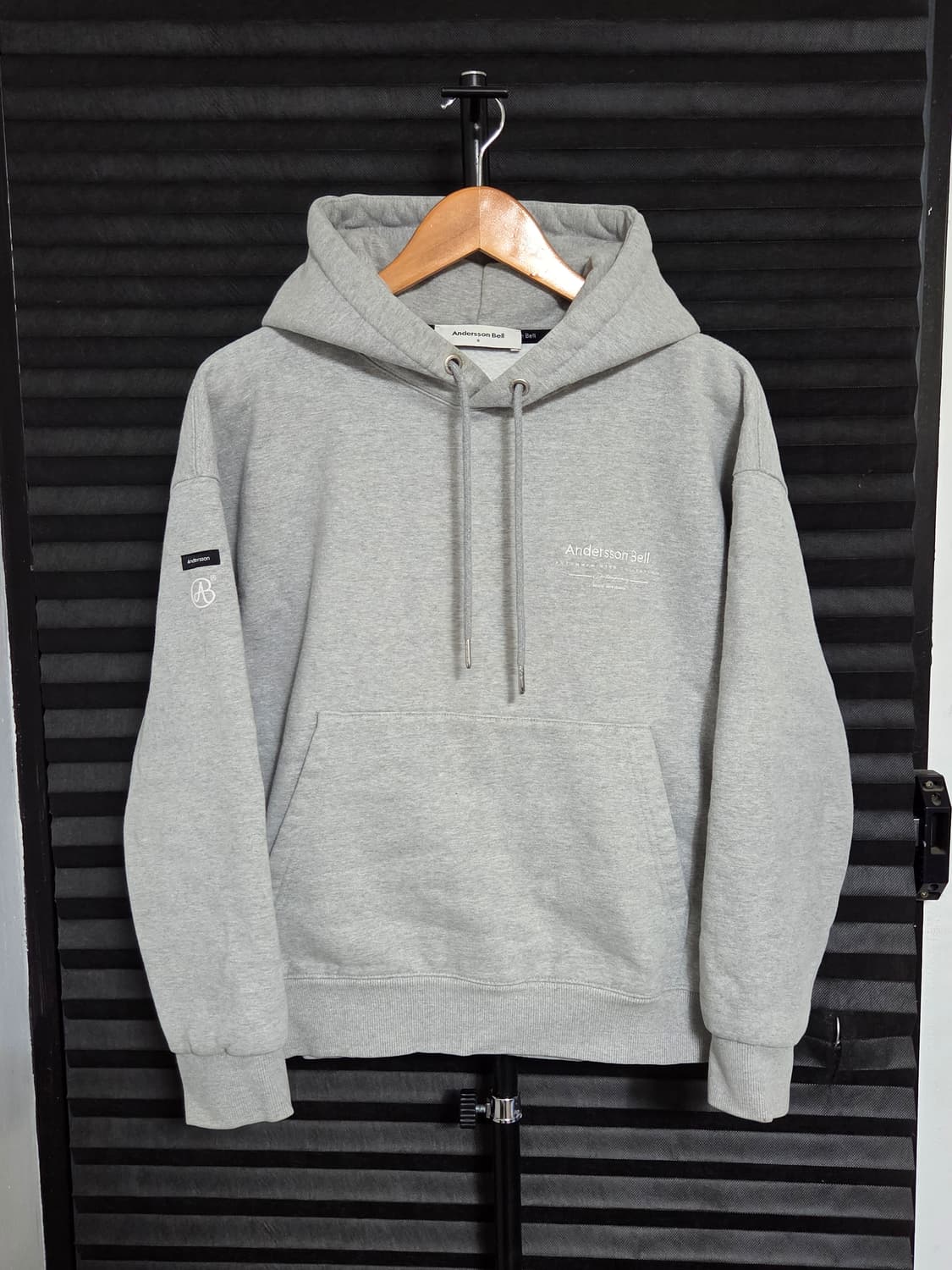 [앤더슨벨] 19A/W 컨템포러리 자수 로고 후드티 | 00055 상품이미지1