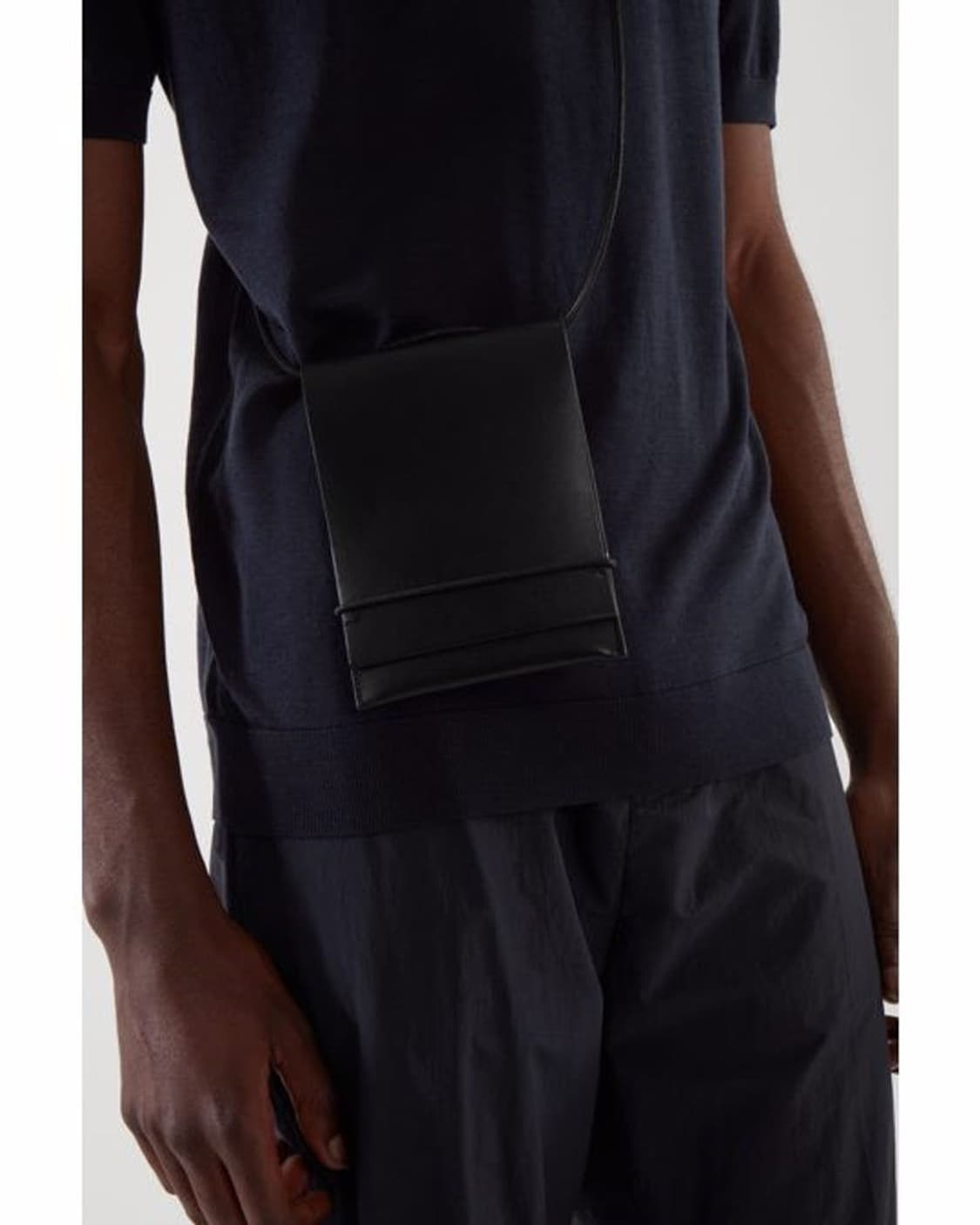 COS 레더 크로스바디 크로스백 (블랙) 상품이미지3