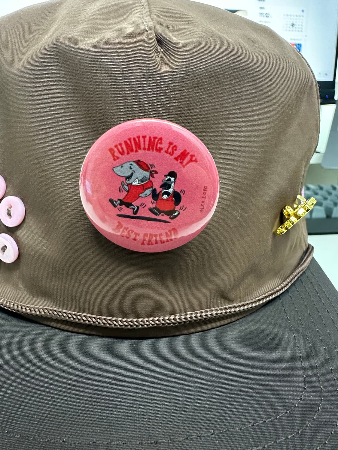 alex zono 알렉스 조노 뱃지 모자 상품이미지3