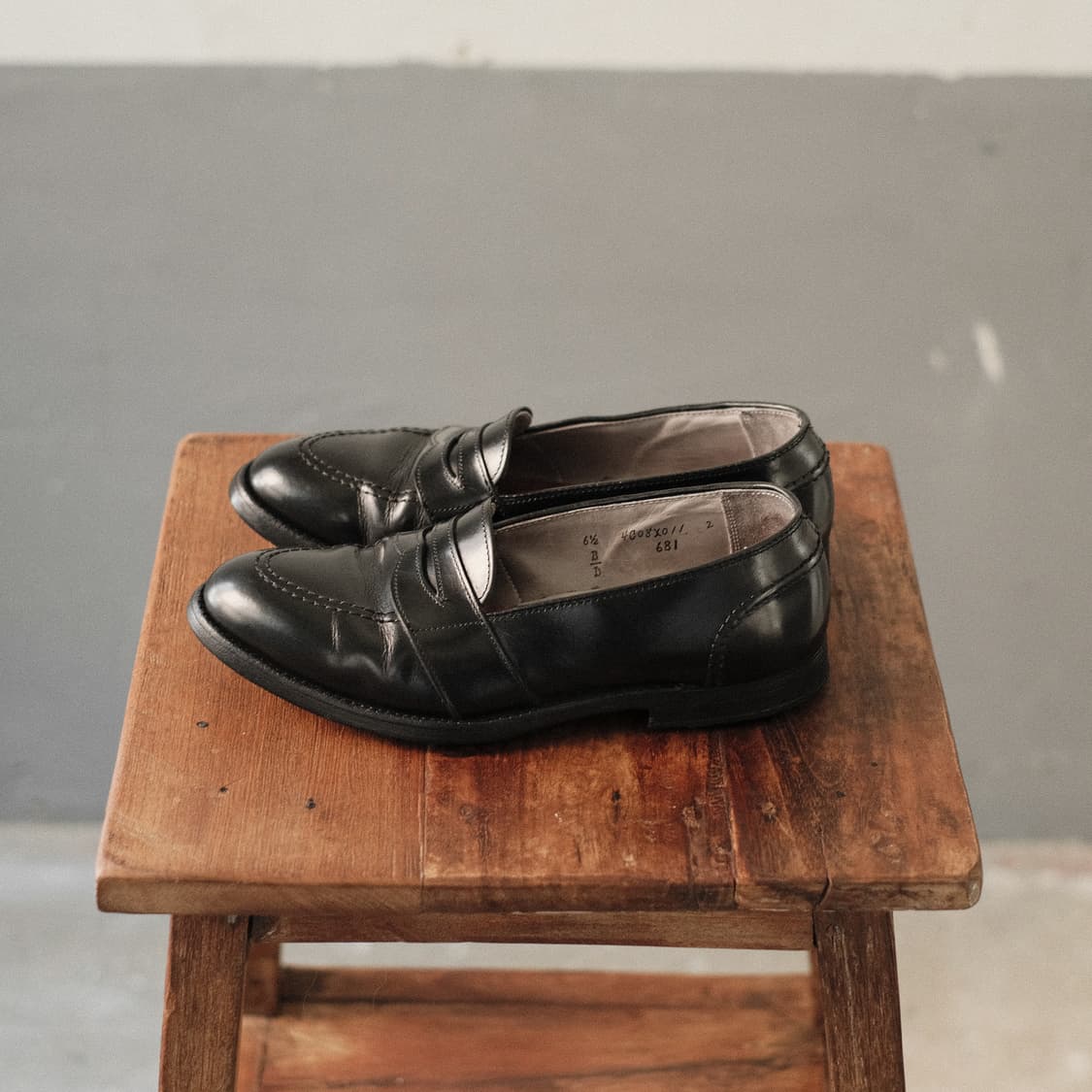 알든 681 6.5D(245사이즈) 블랙 카프 페니로퍼 상품이미지3