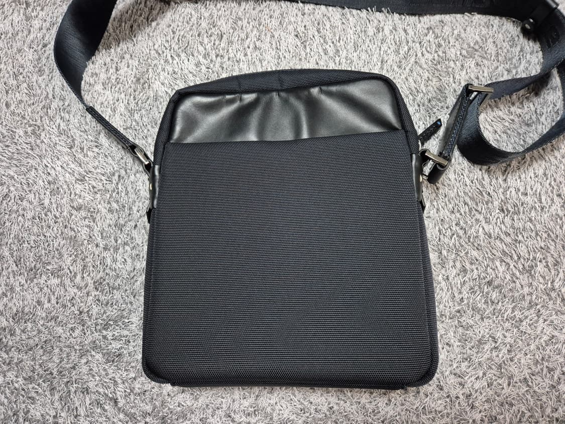 샘소나이트 크로스백 상품이미지4