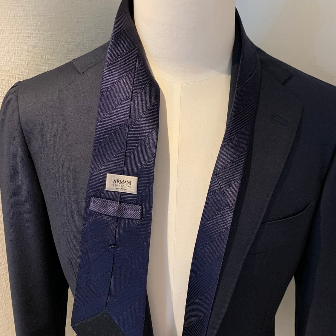 알마니(ARMANI) 네이비 레지멘탈 클래식넥타이 명품 신형라벨 A+ 상품이미지2