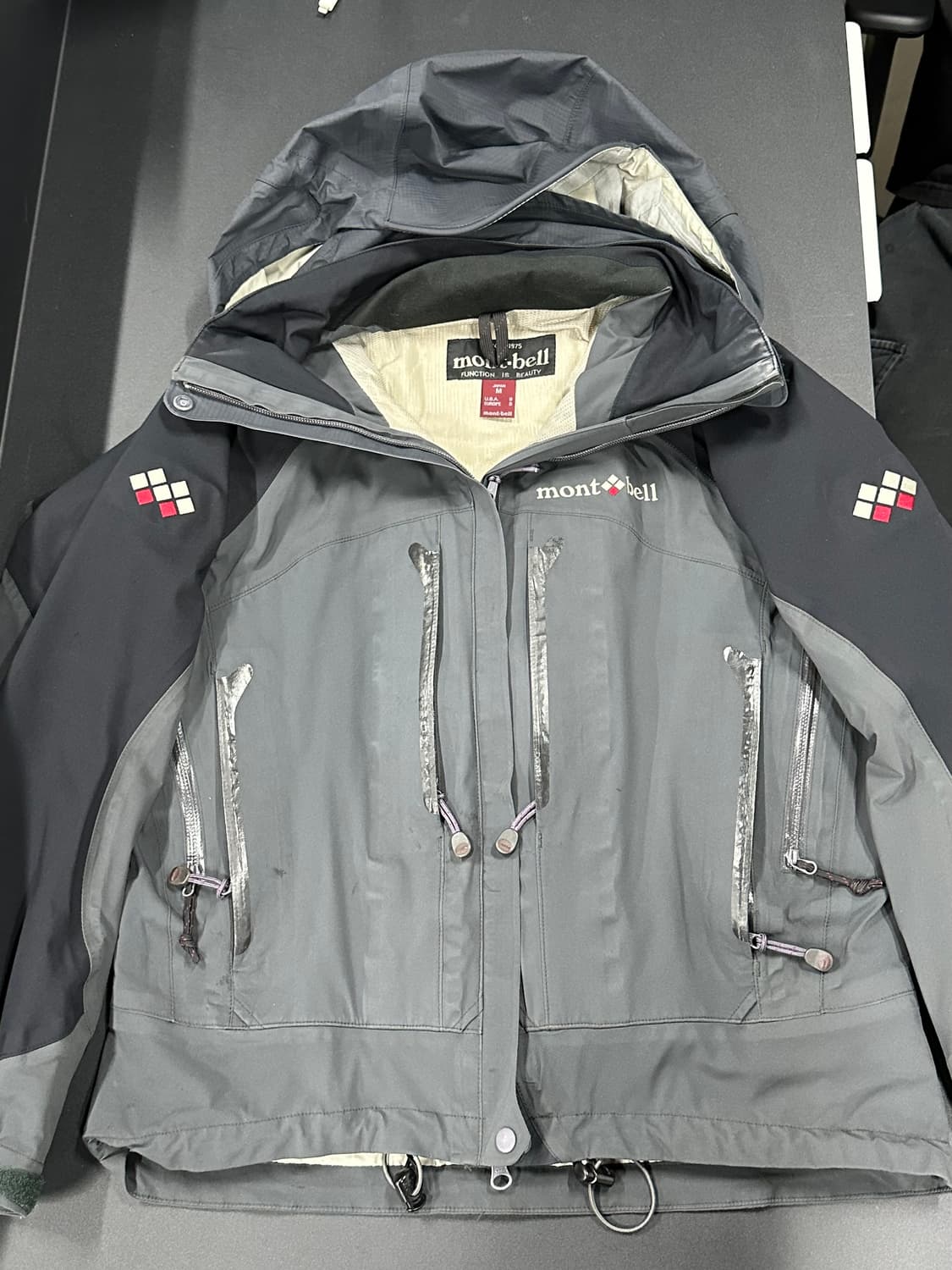 00‘s 고어텍스 몽벨 남성용 블랙 윈드브레이크 투웨이 자켓 상품이미지4