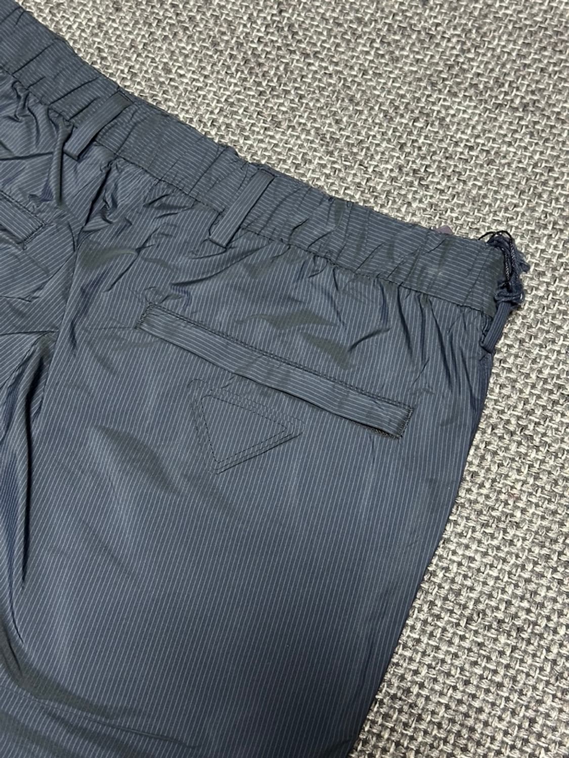 프라다 나일론 지퍼 조거팬츠 상품이미지4