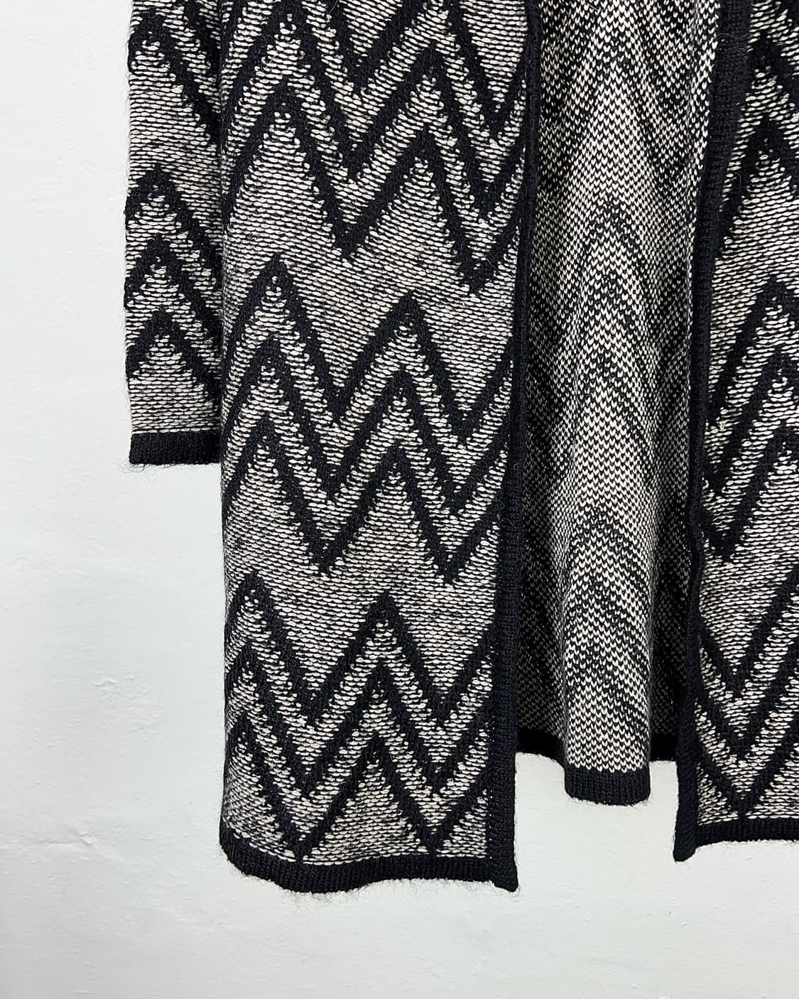 요지야마모토 블랙 믹스드 쉐브론 케이프 트위드 니트 가디건  상품이미지4