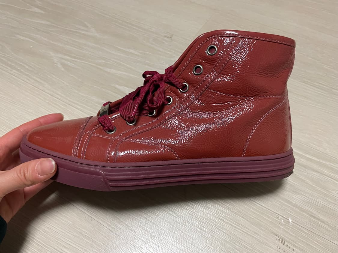 구찌(Gucci)의 페이턴트 레더 하이탑 스니커즈 상품이미지4