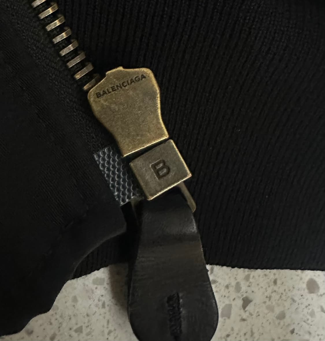 [ S ] 발렌시아가 크롭 봄버 블랙 [택 포함] 상품이미지5