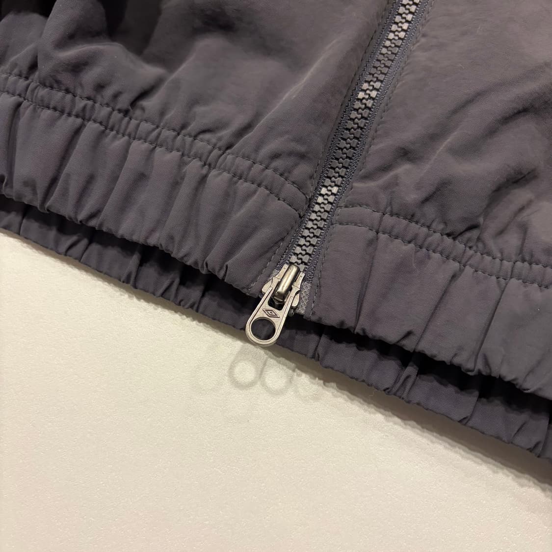 [95] 엄브로 빅로고 바람막이 자켓 그레이 C253 상품이미지8