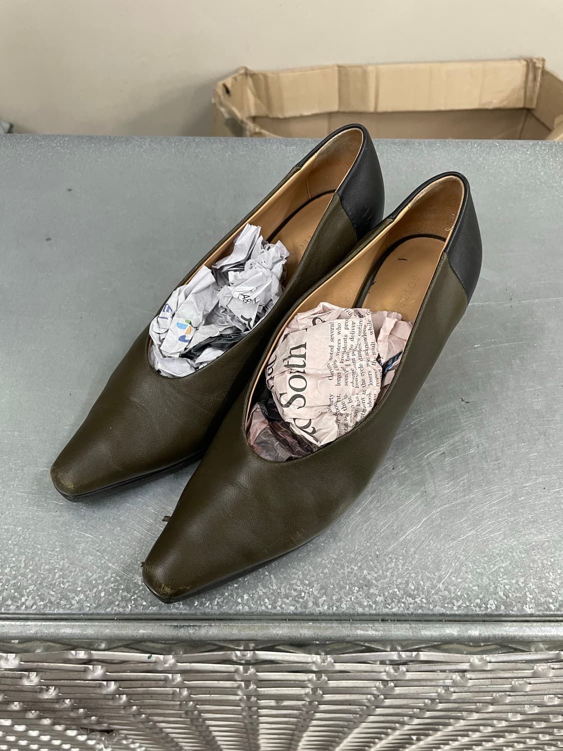 보테가 베네타 투톤 펌프스 올리브 블랙 35.5 상품이미지2