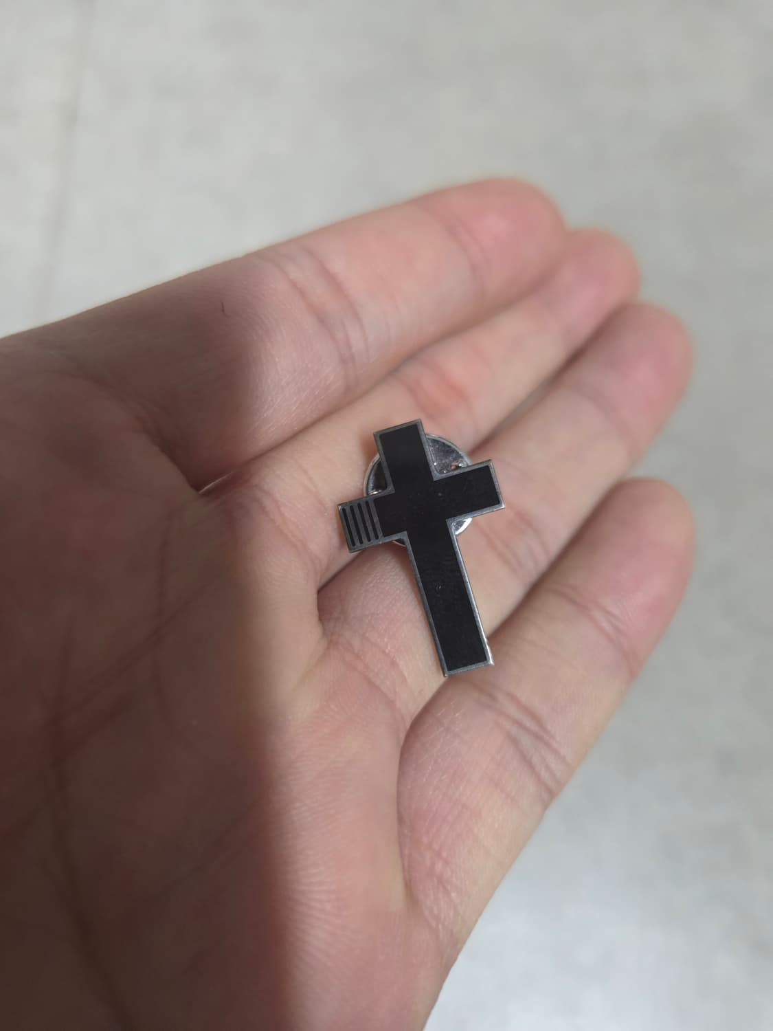 한정판))톰브라운 십자가 브로치 지디착용 상품이미지2