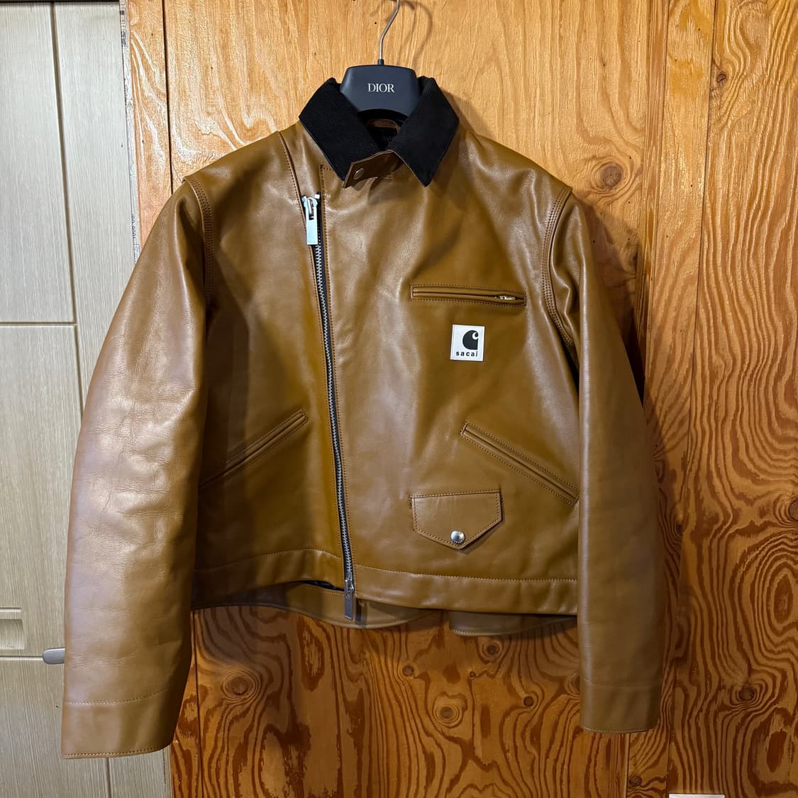사카이 x 칼하트 2025 F/w 로고 가죽 자켓  상품이미지3