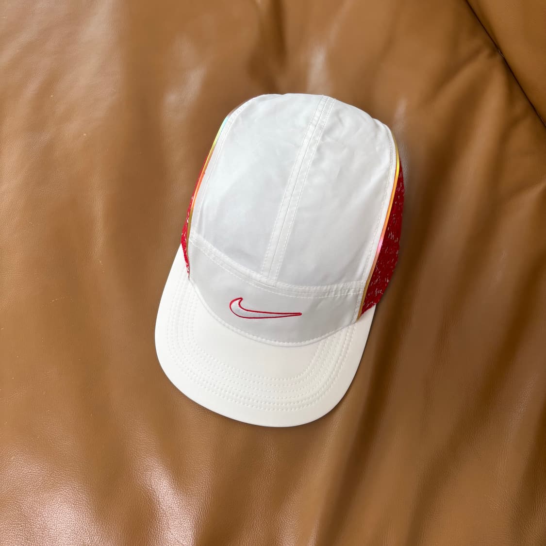 슈프림 나이키 스우시 캠프캡 러닝캡 모자 화이트 레드 상품이미지5