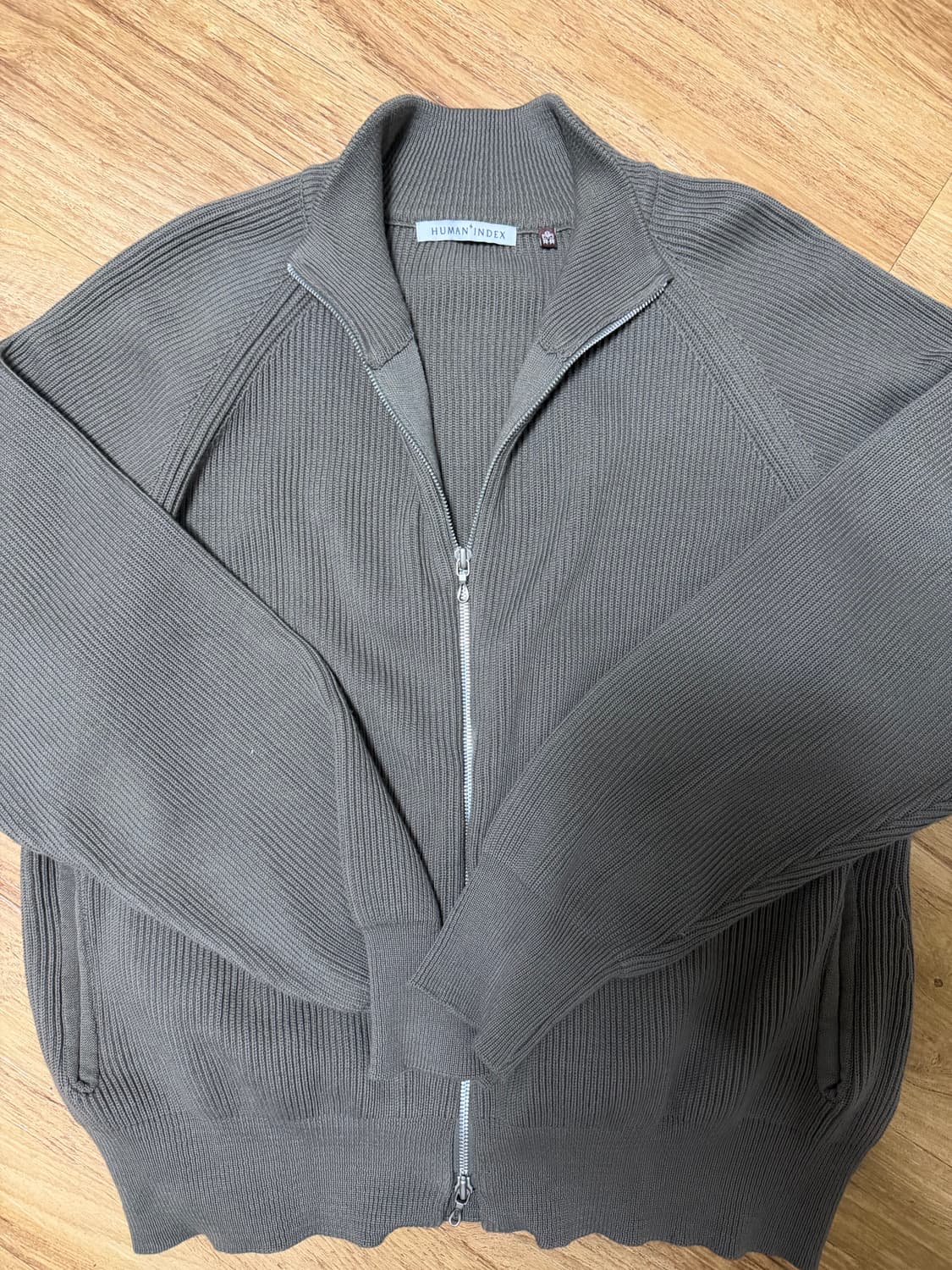 폴리테루 니트 집업 카키 세이지 4사이즈 상품이미지2