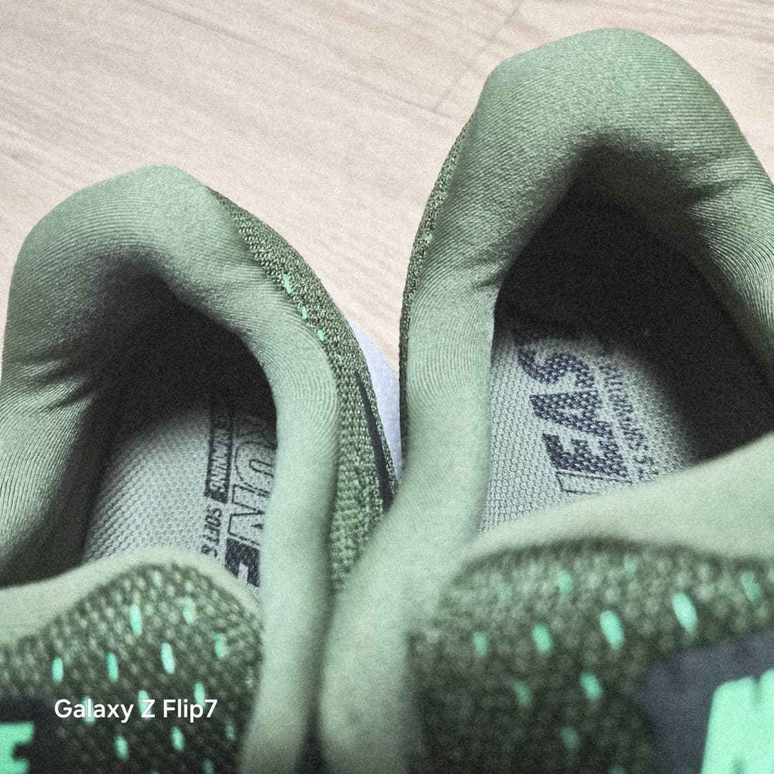 나이키 에어 줌 보메로 그린 상품이미지5