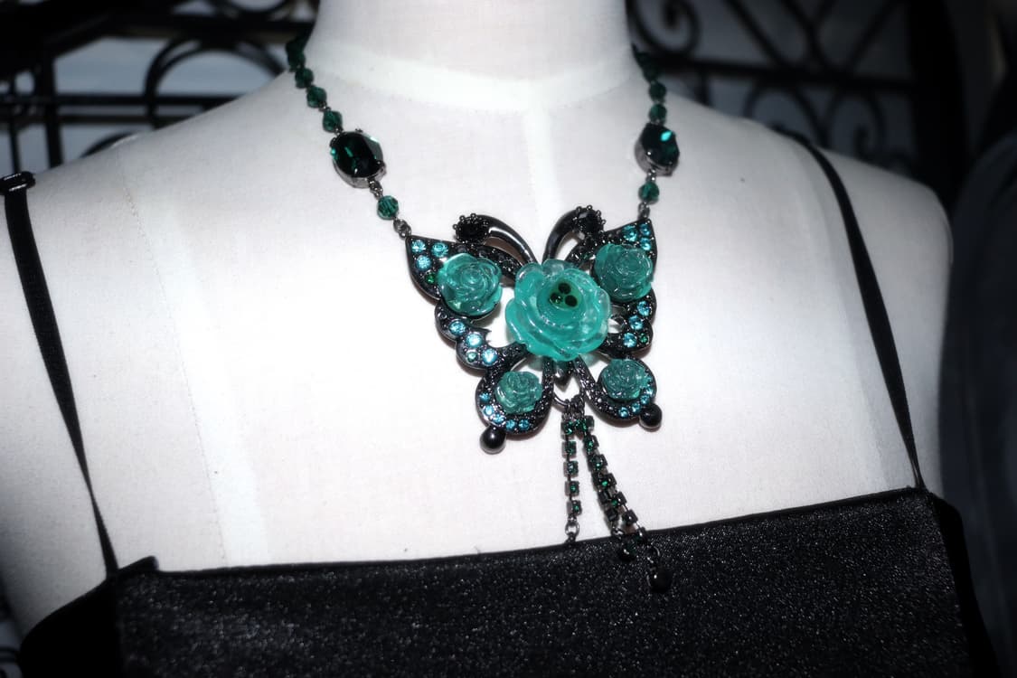 안나수이 빅 나비 펜던트 목걸이 상품이미지1