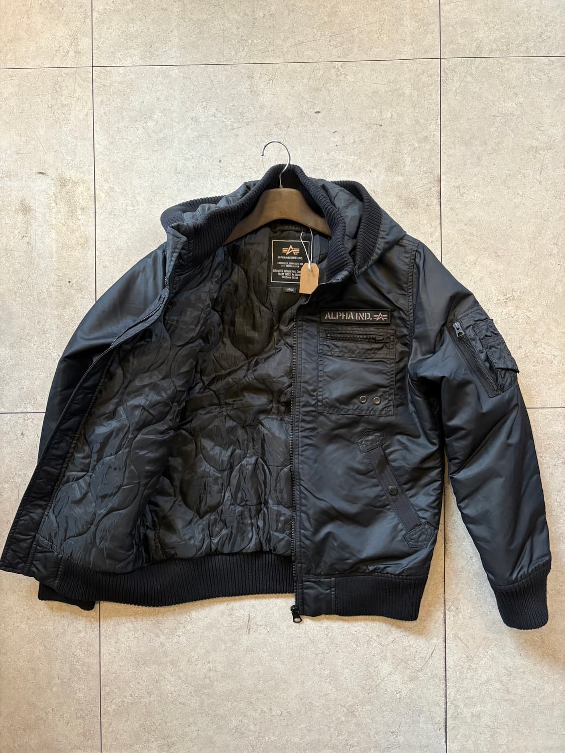 알파 인더스트리 후드 항공점퍼 블랙 상품이미지2