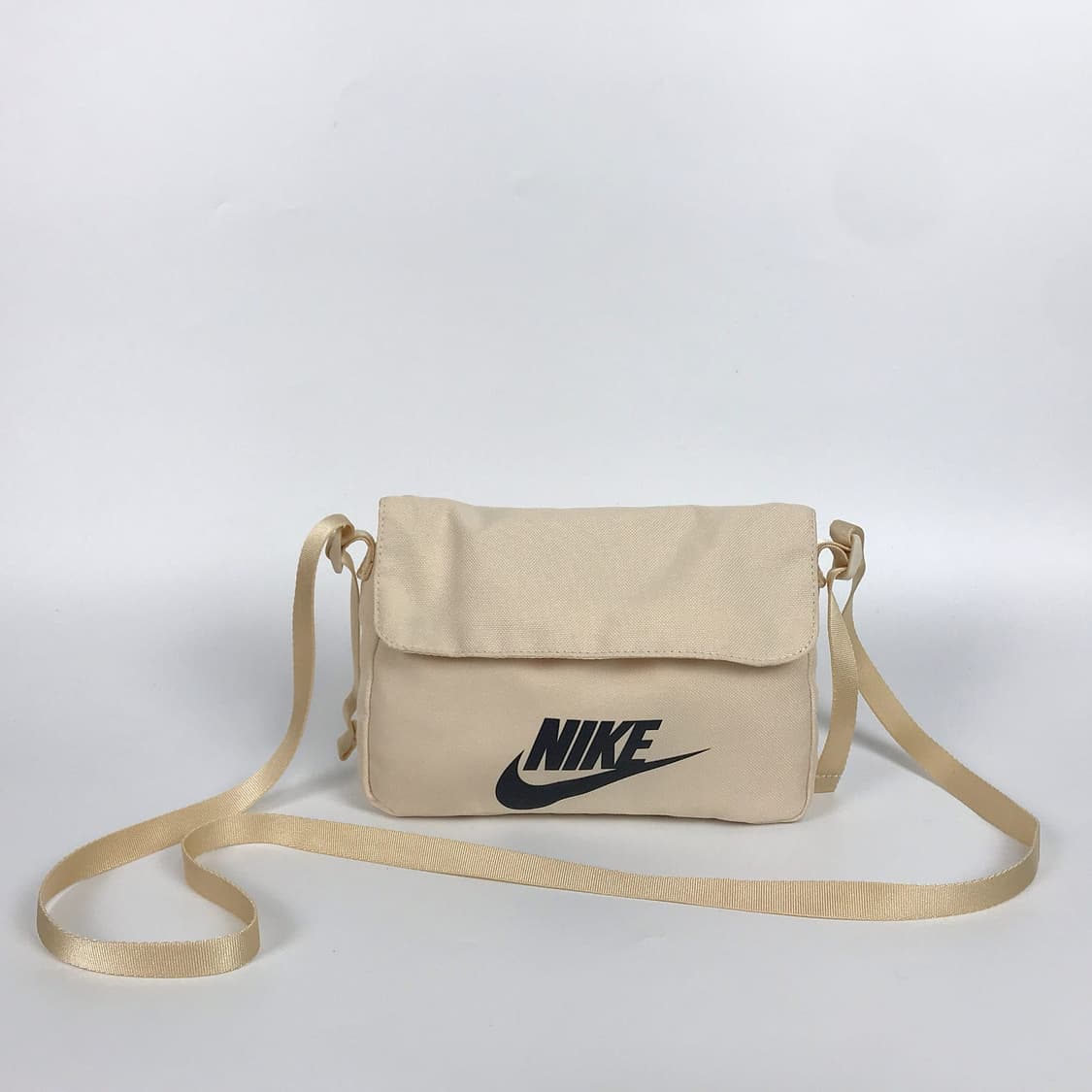 나이키 퓨추라 365 크로스백 가방 상품이미지1