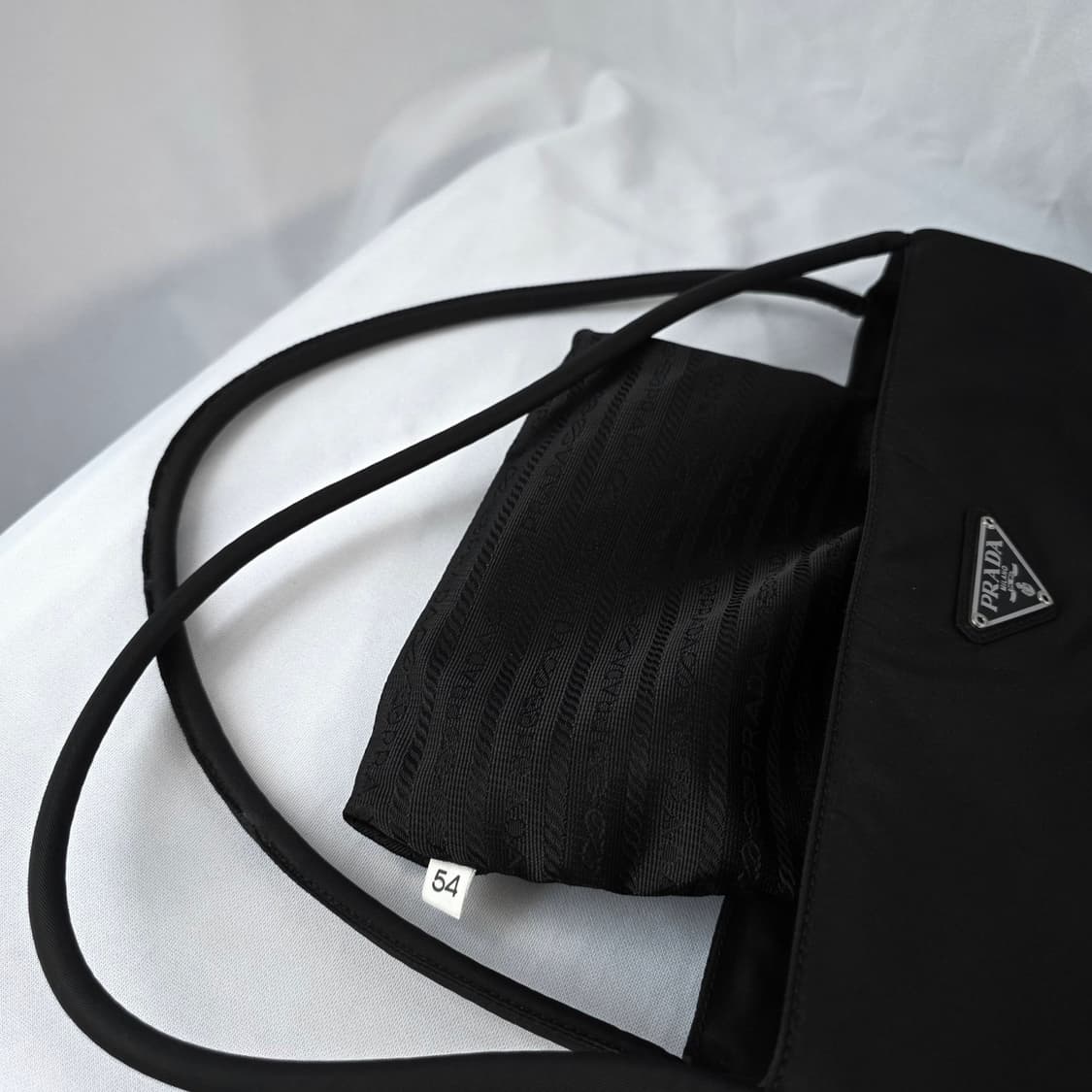 [정품 PRADA] 프라다 두줄 포코노 나일론 토트백 미디움 상품이미지9