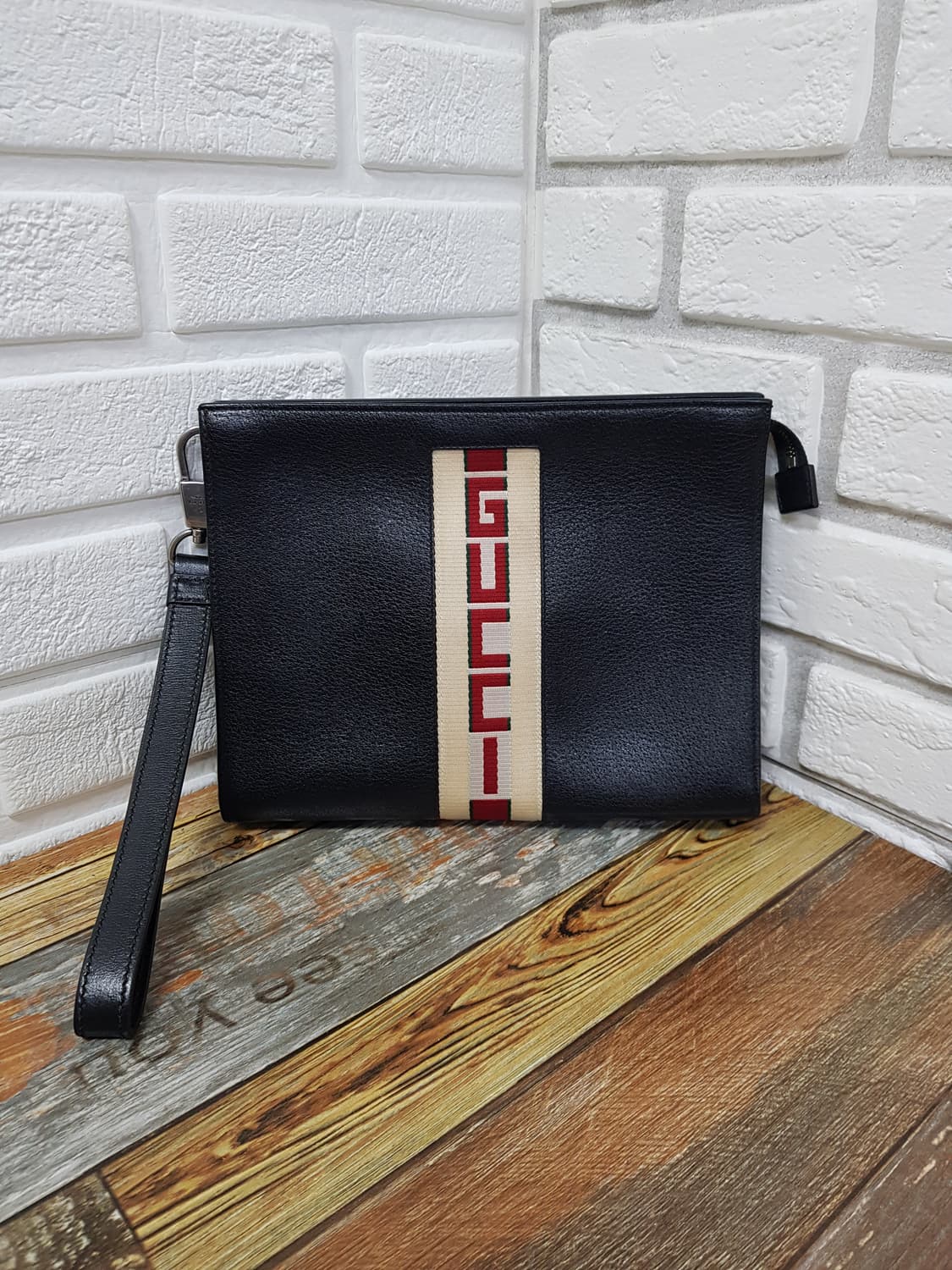 [정품] 구찌 로고밴드 레더클러치 블랙 상품이미지2