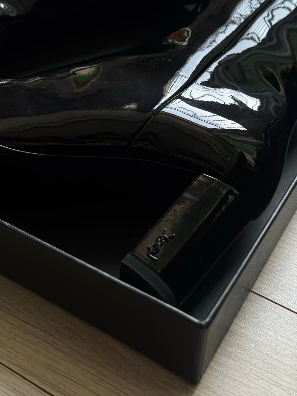 생로랑 블랙 페이던트 힐부츠 상품이미지6