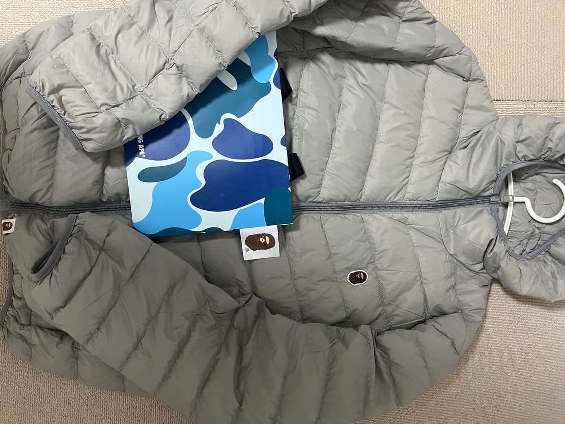 베이프 경량패딩 그레이 상품이미지1