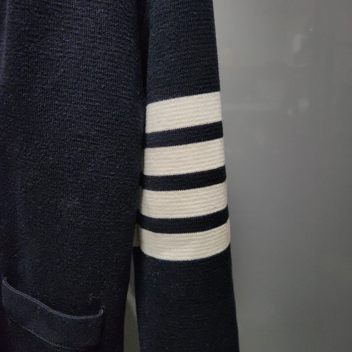 [2/정품 최저가] 톰브라운 밀라노스티치 금장 가디건 상품이미지5