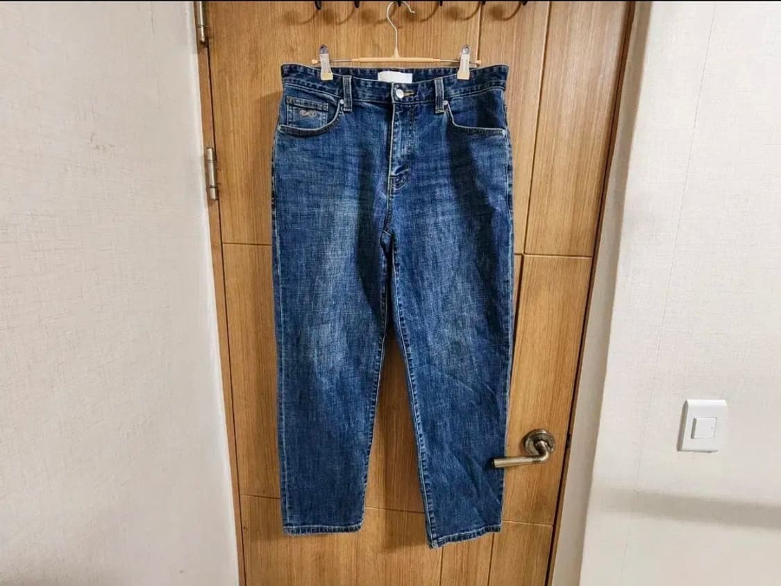 (33)플랙 워시드 테이퍼드 데님 팬츠 상품이미지1