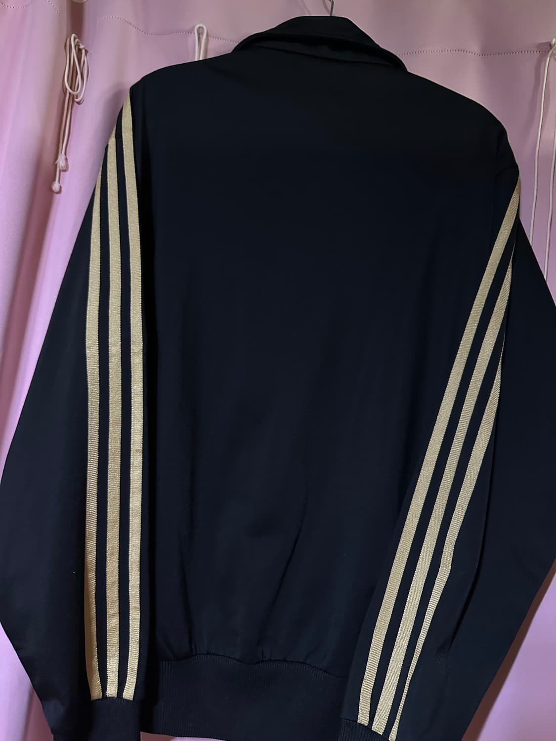 아디다스져지 아디다스 파이어버드 트랙탑 아디다스 검골 블랙 골드 대장 상품이미지3