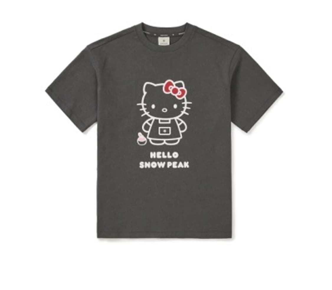 스노우피크 X 헬로키티 반팔 Dark Charcoal 상품이미지1