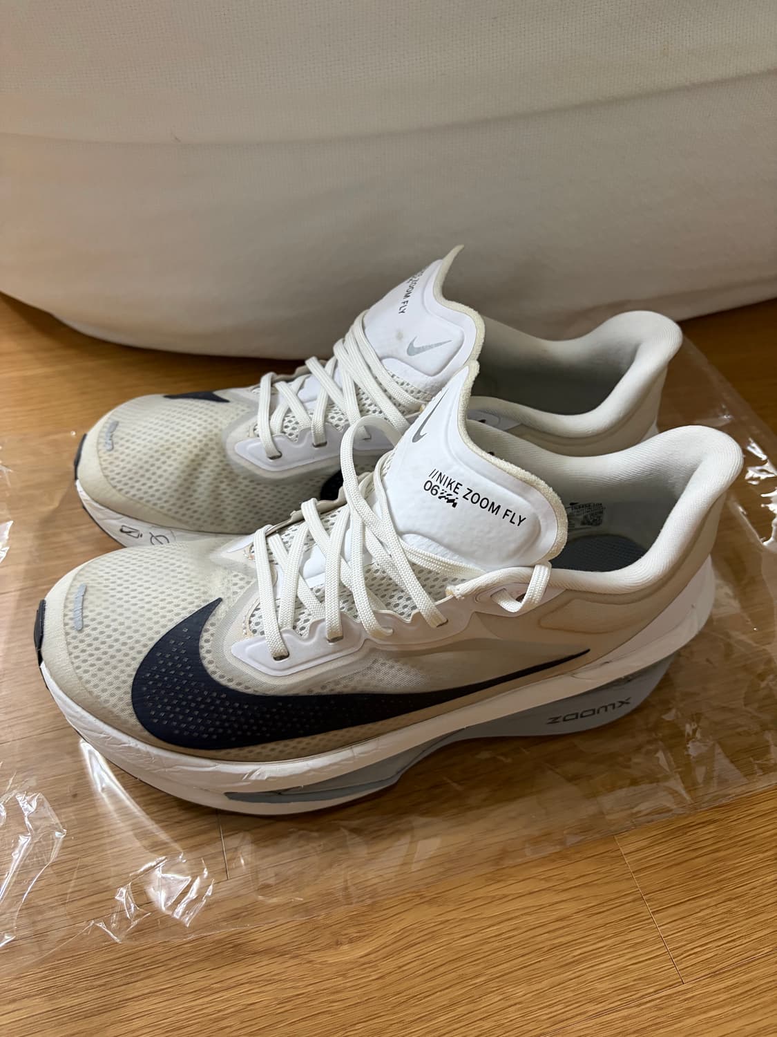 나이키  줌플라이 화이트 상품이미지2